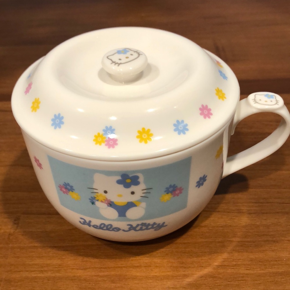 Sanrio Hello Kitty Large Ceramic Soup Mug with Lid